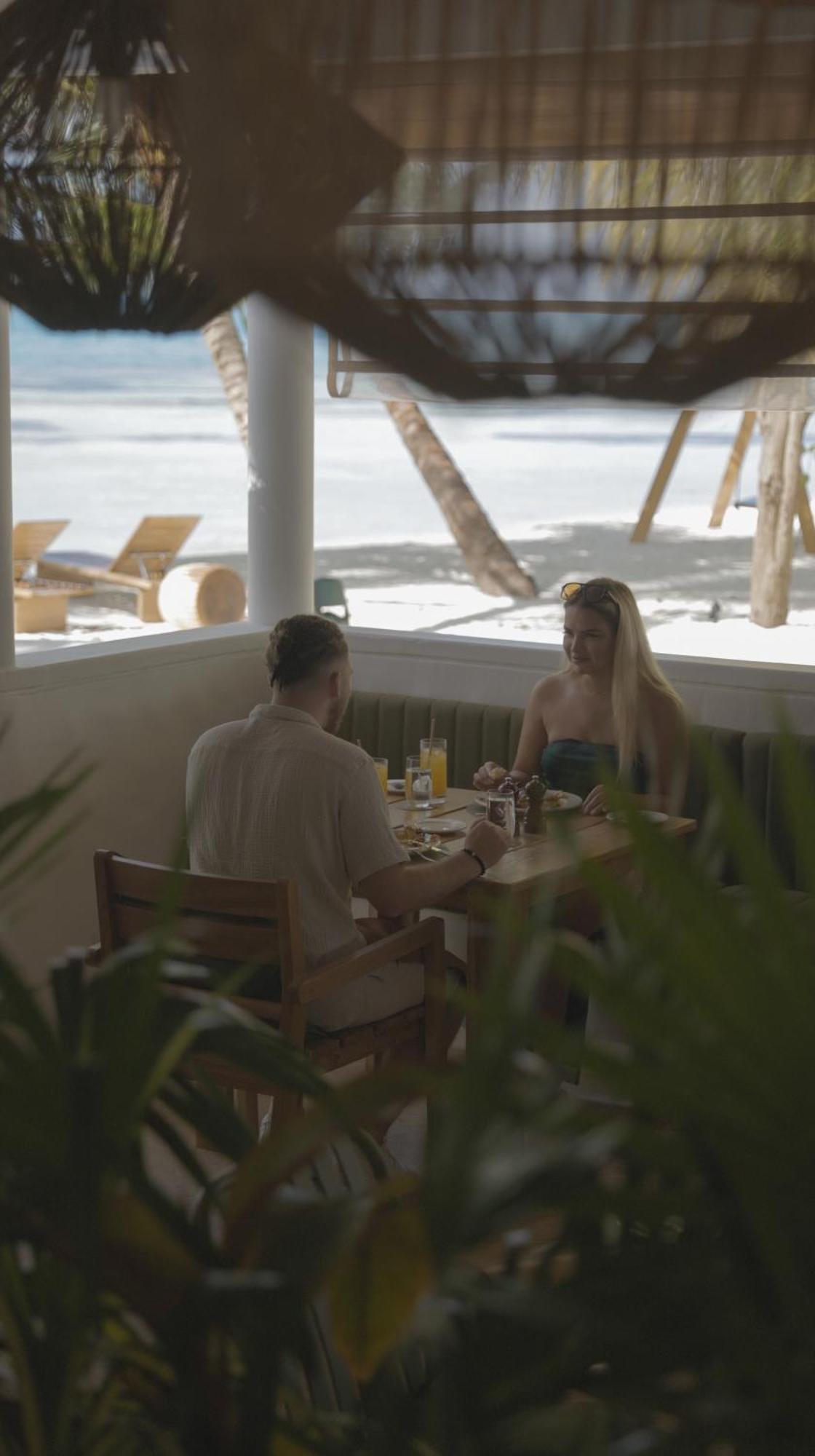 Stone Beach Club 迪弗西 外观 照片